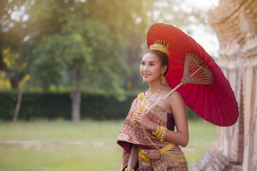 Thai woman in traditional dress