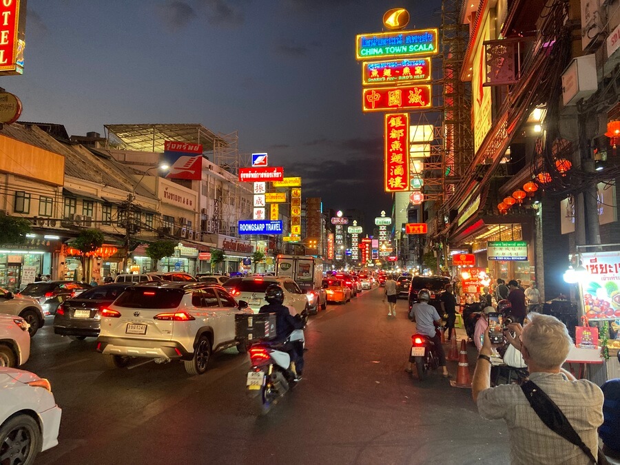 traffic in bangkok's chinatown